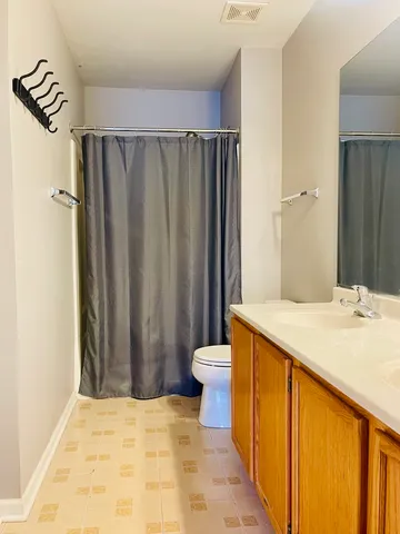 $1,750 | 1179 North Village Drive, Unit 3, Round Lake Beach, IL 60073