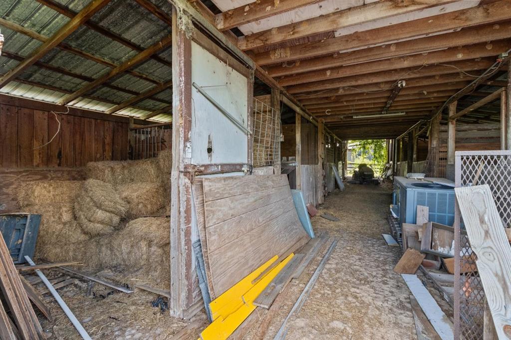 6177 County Road 625 Bushnell, FL 33513 - Photo 39 of 93 a view of a storage room