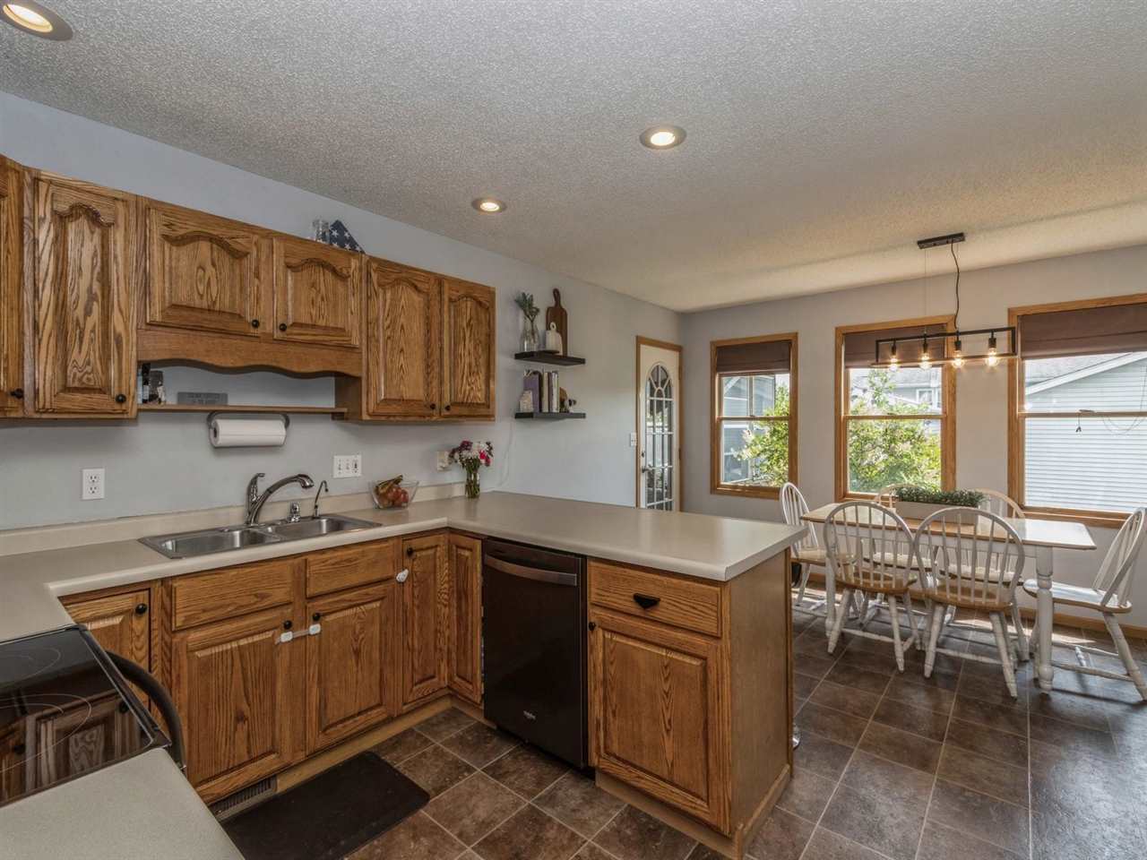 339 Blackberry Avenue Riverside, IA 52327 - Photo 9 of 37 Gallery Image 9