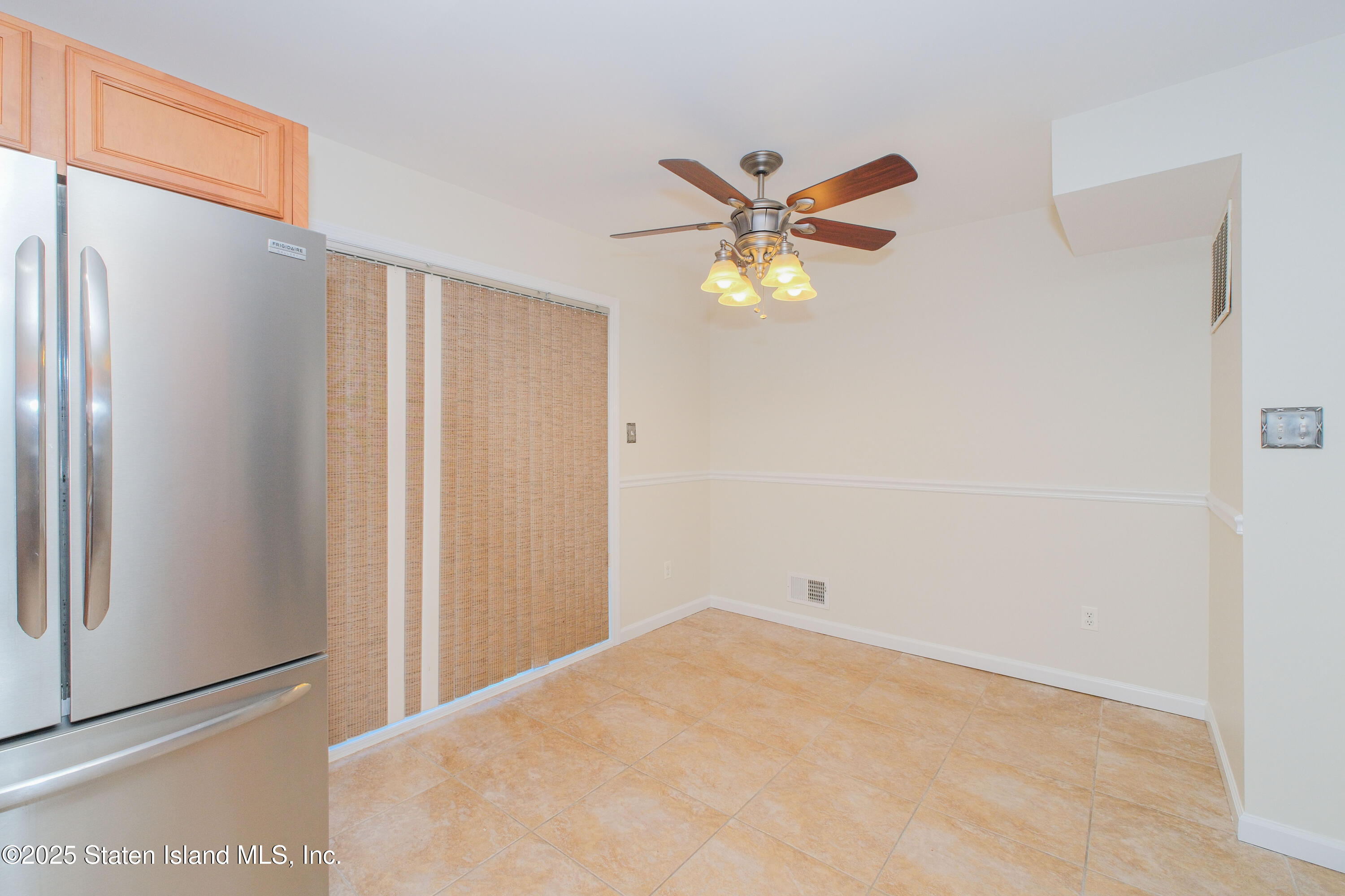 49 Endview Street Staten Island, NY 10312 - Photo 16 of 38 a view of an empty room