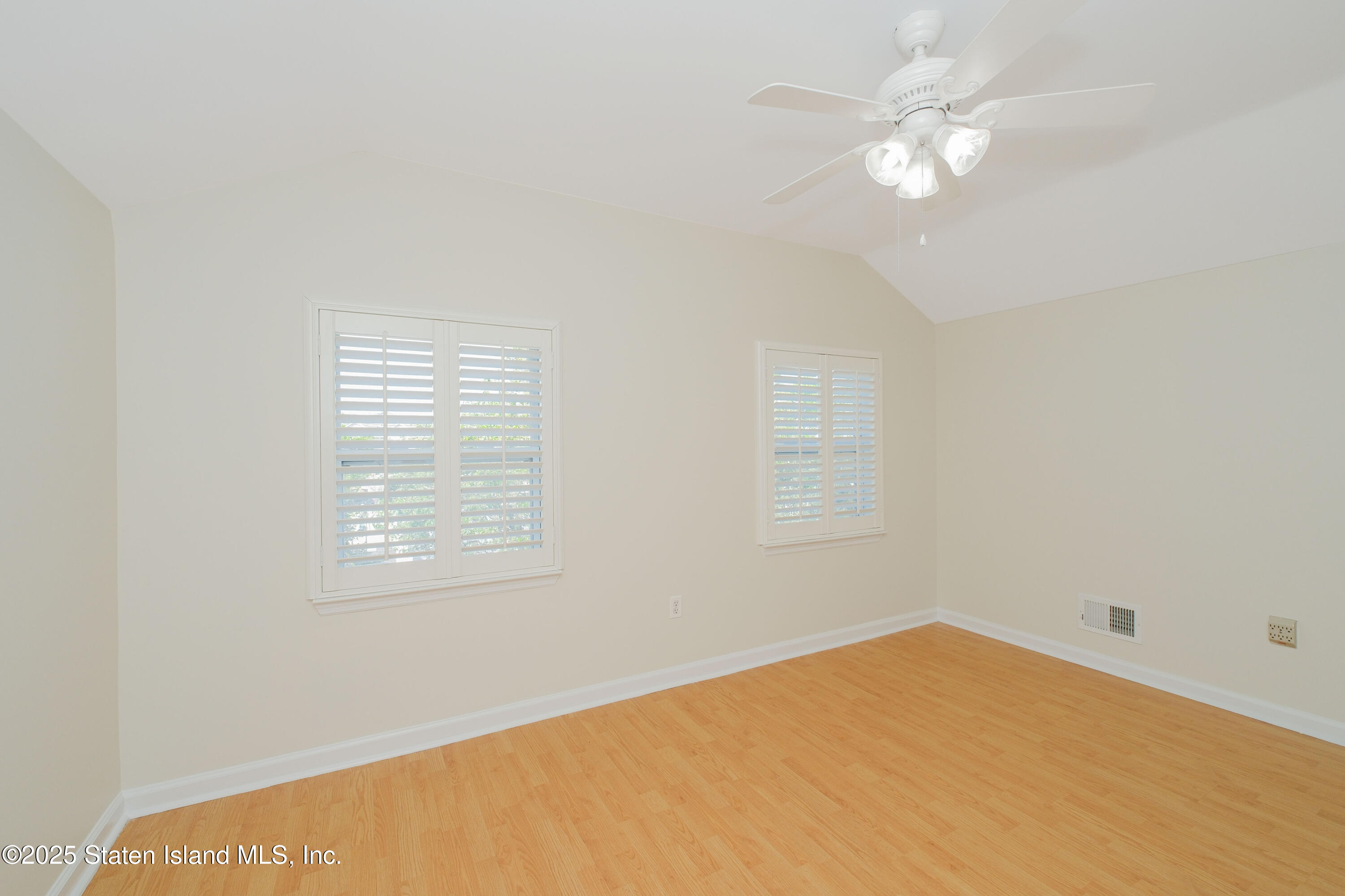49 Endview Street Staten Island, NY 10312 - Photo 23 of 38 an empty room with a window