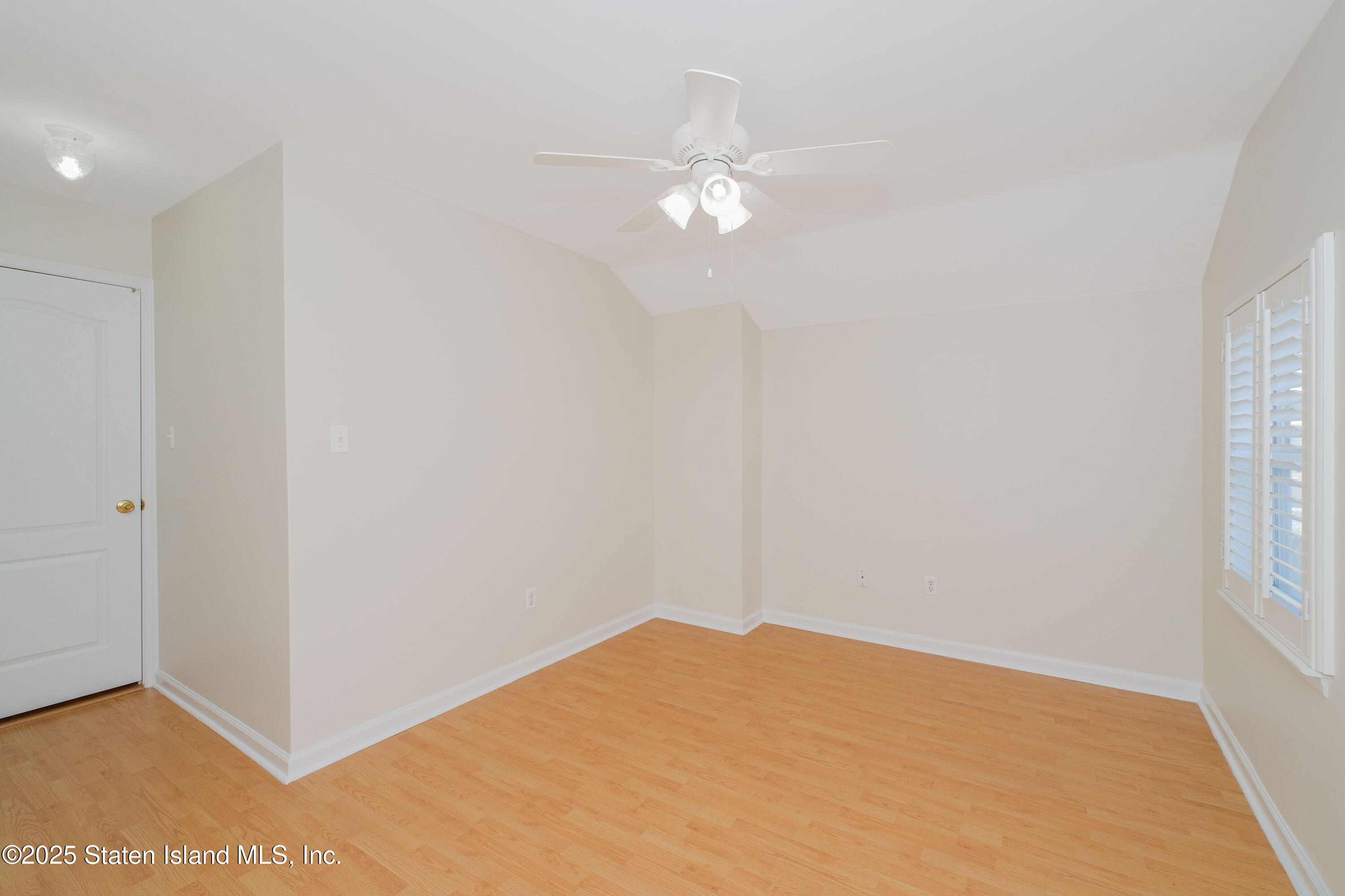49 Endview Street Staten Island, NY 10312 - Photo 24 of 38 a view of empty room