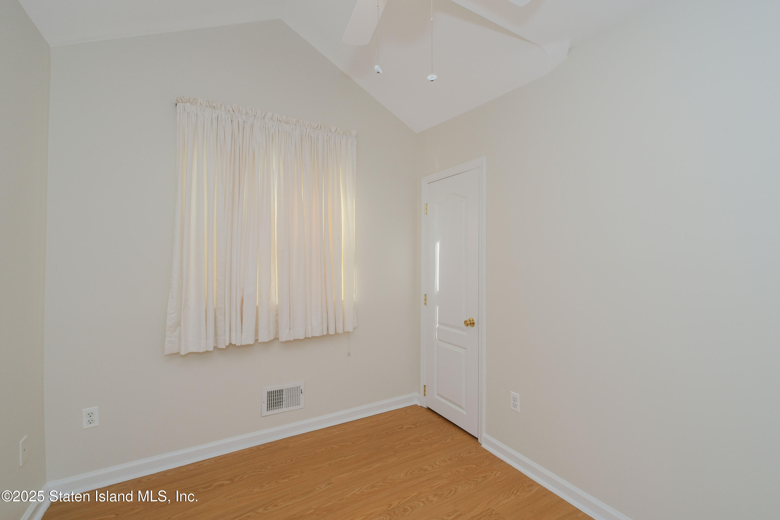 49 Endview Street Staten Island, NY 10312 - Photo 26 of 38 a view of an empty room