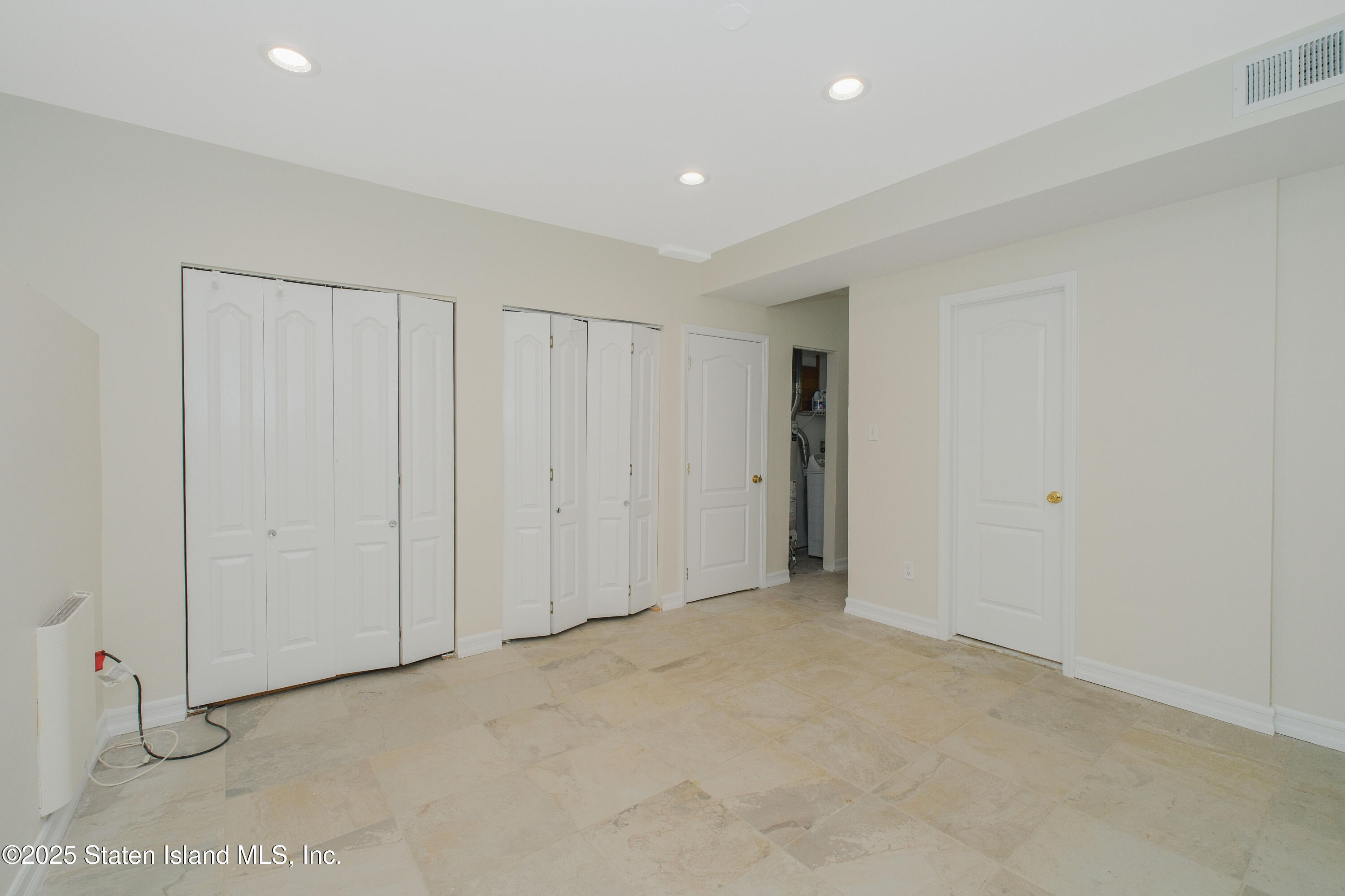 49 Endview Street Staten Island, NY 10312 - Photo 29 of 38 a view of an empty room