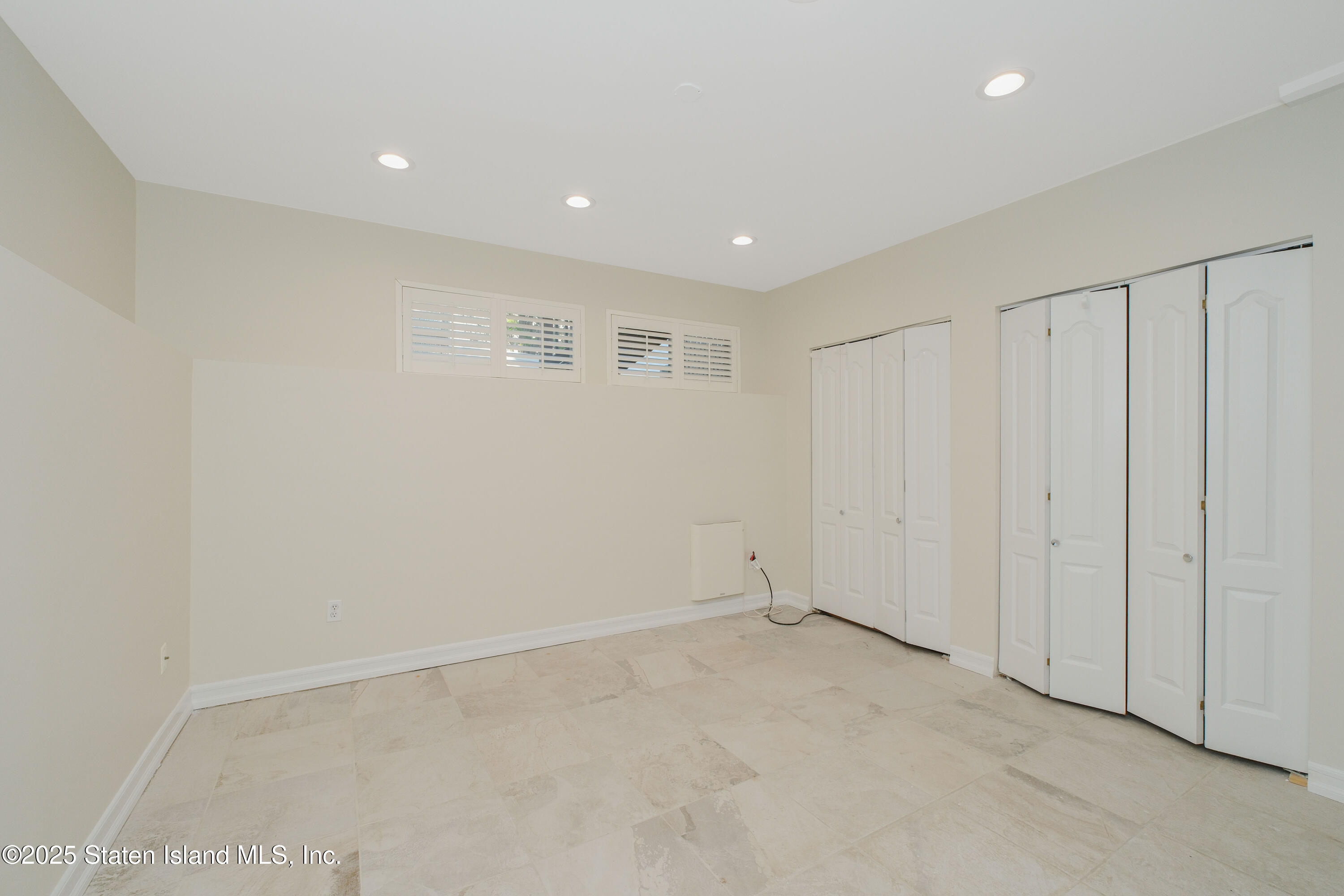 49 Endview Street Staten Island, NY 10312 - Photo 30 of 38 a view of an empty room