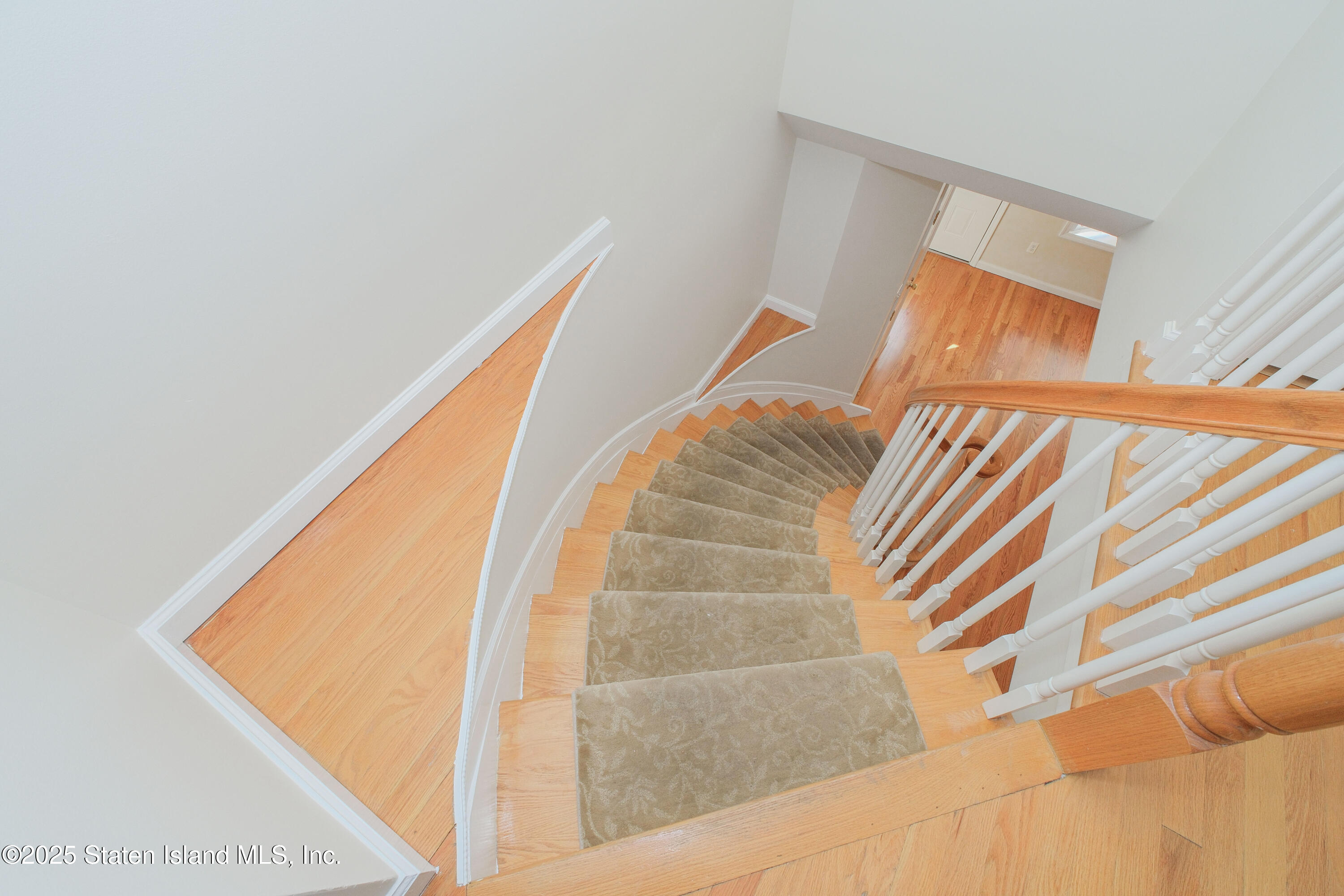 49 Endview Street Staten Island, NY 10312 - Photo 9 of 38 a view of balcony with furniture