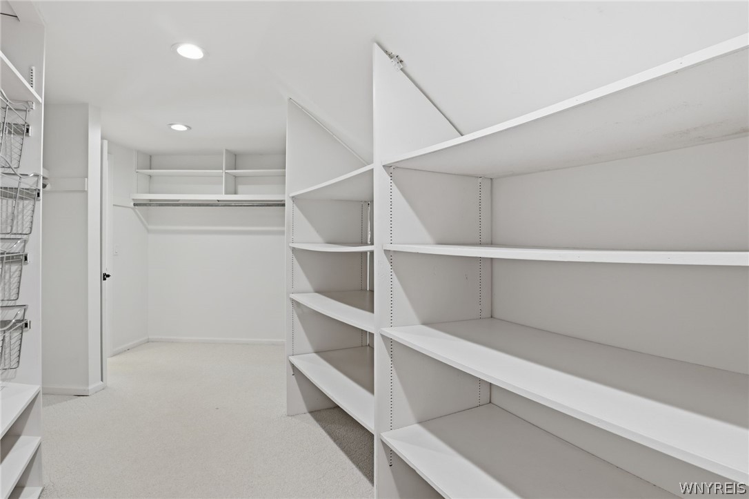 11 Chase Road Orchard Park, NY 14127 - Photo 24 of 44 Primary Closet