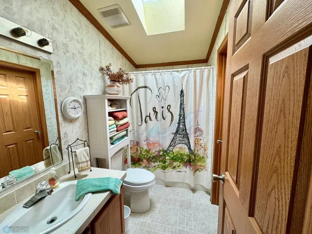 $425,000 | 14196 East Fox Lake Road, Detroit Lakes, MN 56501