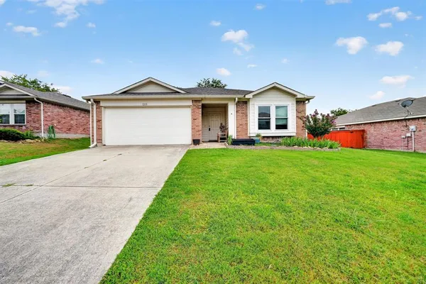 $289,900 | 1218 Feather Crest Drive, Krum, TX 76249