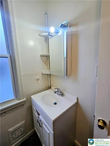 $1,600 | 625 Greenleaf Street, Allentown, PA 18102