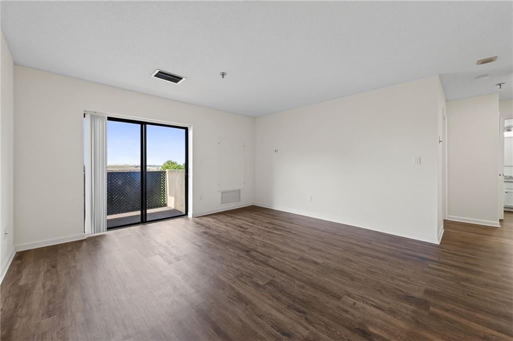 300 Johnson Ferry Road, Unit B604 Sandy Springs, GA 30328 - Photo 15 of 32