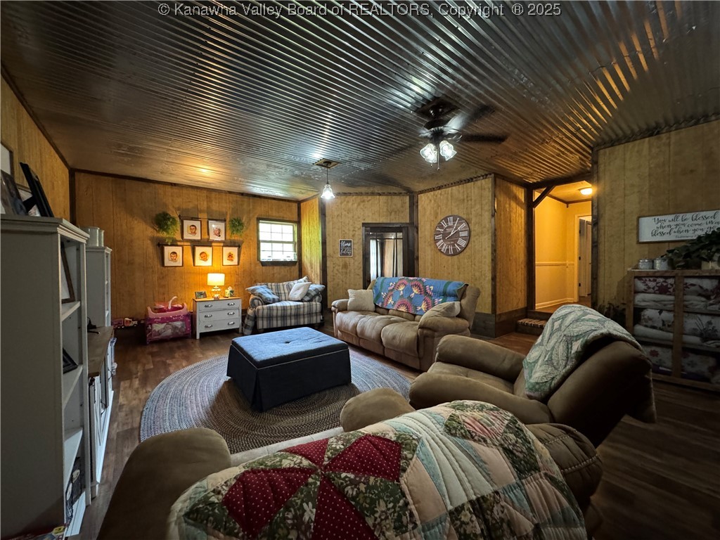 3902 Poca River Road South Poca, WV 25159 - Photo 13 of 49 Family Room