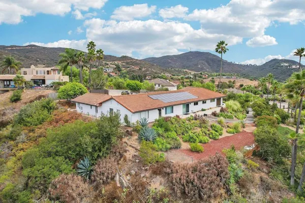 $1,699,000 | 2068 Camino Culebra, Vista, CA 92084