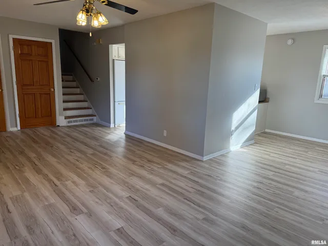 $2,200 | 2207 18th Street, Bettendorf, IA 52722