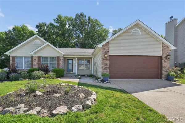 $410,000 | 814 Emerald Pl Drive, St. Charles, MO 63304