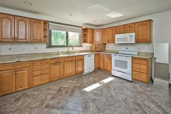 $3,000 | 9 Hewitt Road, West Amwell, NJ 08530
