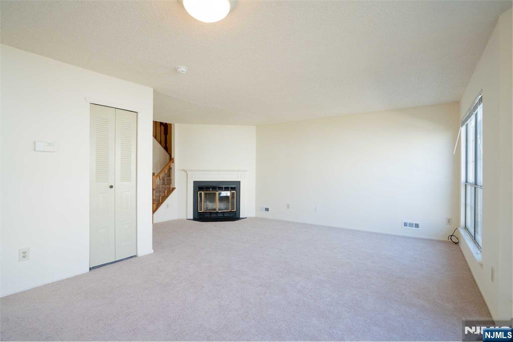 753 Pepperidge Road Mahwah, NJ 07430 - Photo 6 of 26 Gallery Image 6