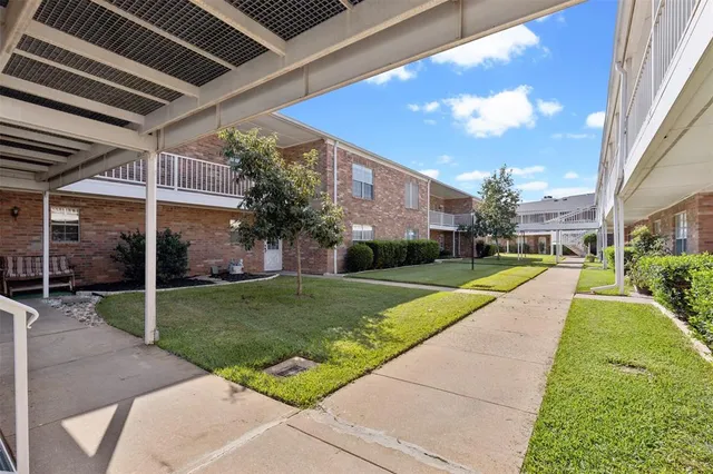 $185,000 | 8511 Westover Court, Unit 217, Granbury, TX 76049