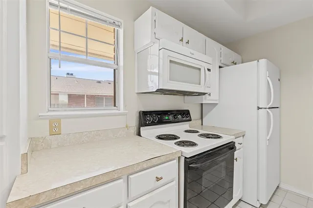 $185,000 | 8511 Westover Court, Unit 217, Granbury, TX 76049