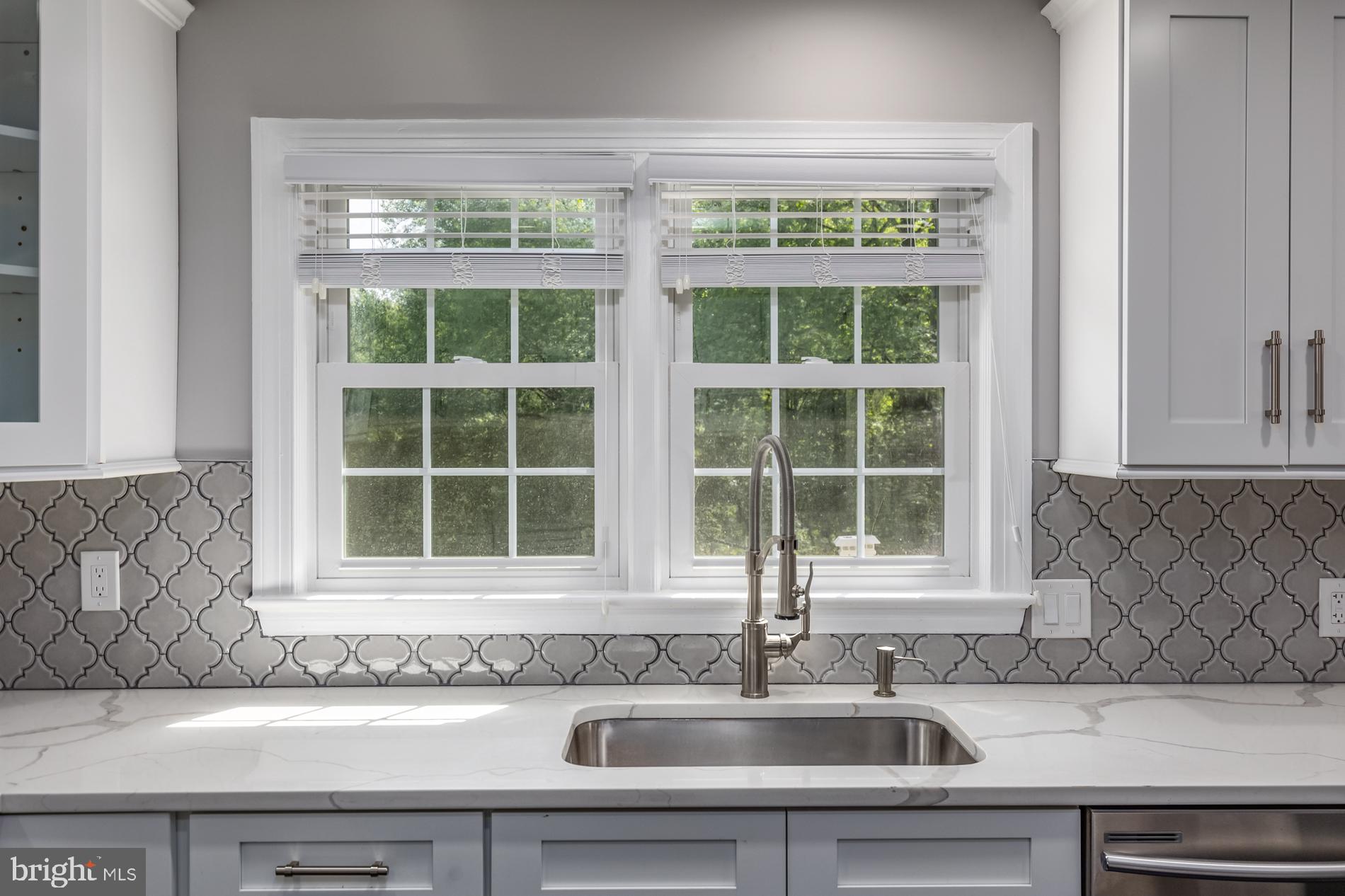 2043 Hunter Mill Road Vienna, VA 22181 - Photo 12 of 54 Gallery Image 12