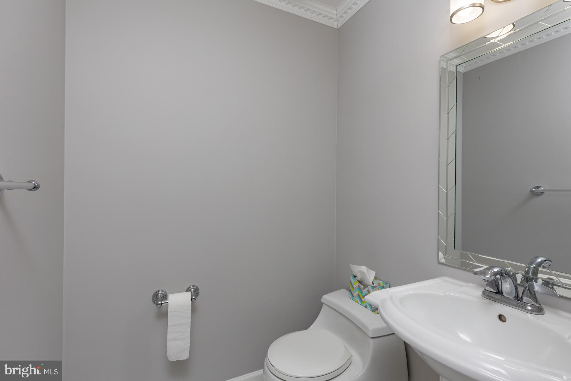 2043 Hunter Mill Road Vienna, VA 22181 - Photo 21 of 54 Gallery Image 21