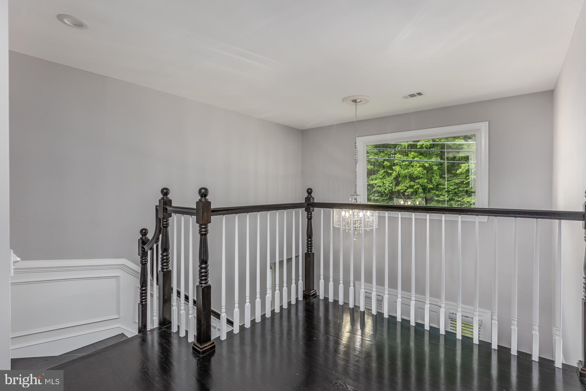 2043 Hunter Mill Road Vienna, VA 22181 - Photo 22 of 54 Gallery Image 22