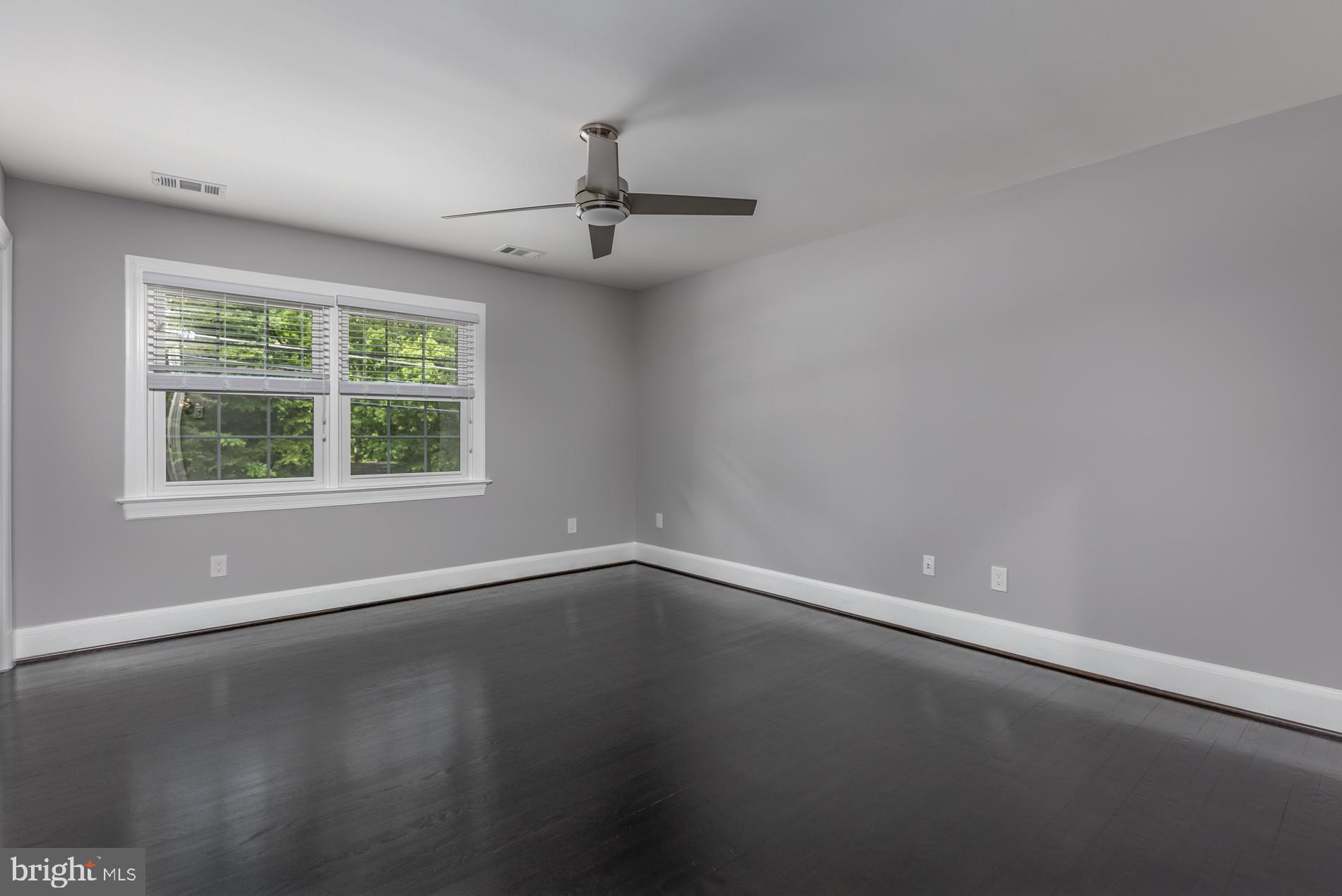 2043 Hunter Mill Road Vienna, VA 22181 - Photo 29 of 54 Gallery Image 29
