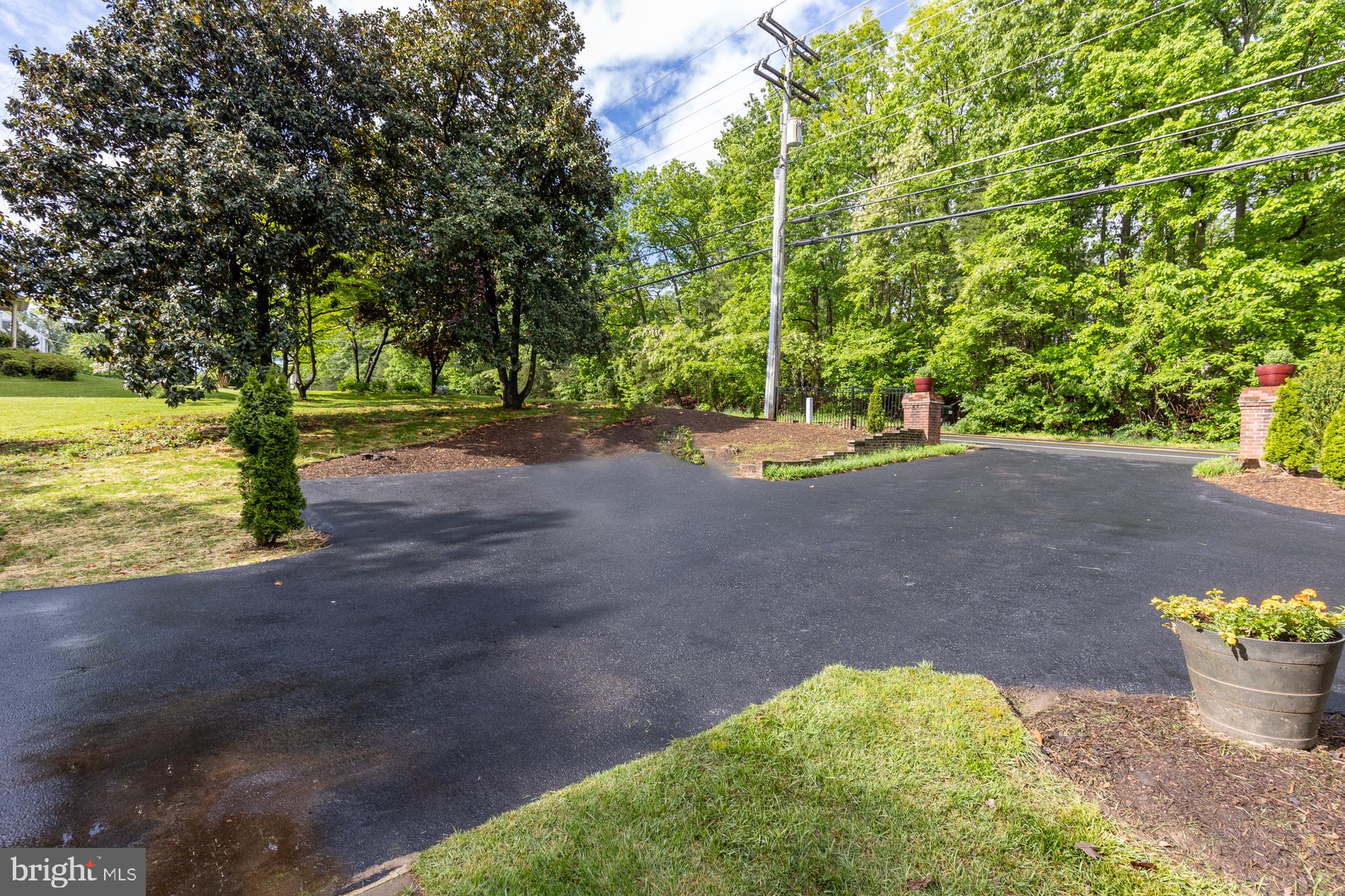 2043 Hunter Mill Road Vienna, VA 22181 - Photo 50 of 54 Gallery Image 50