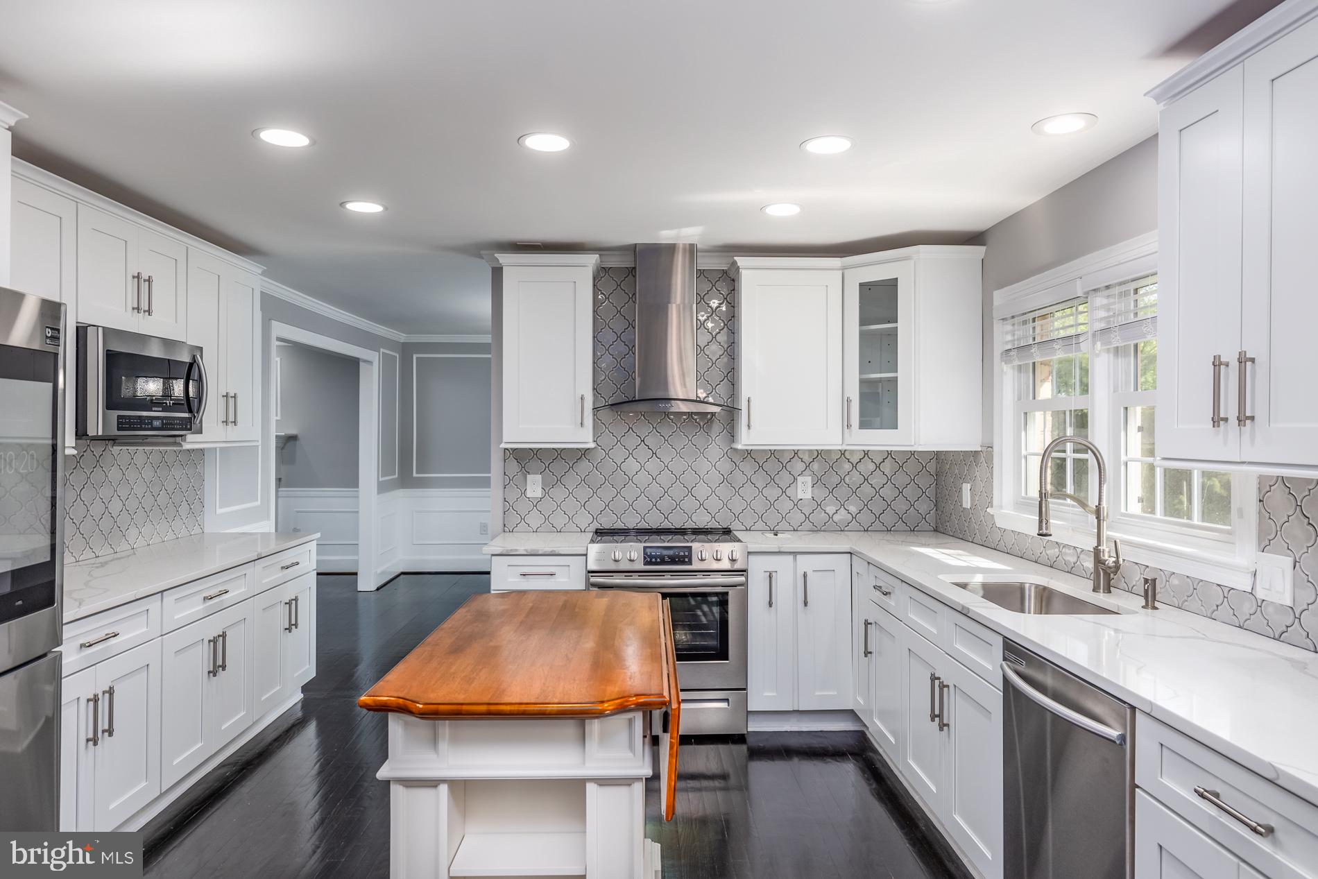 2043 Hunter Mill Road Vienna, VA 22181 - Photo 10 of 54 Gallery Image 10