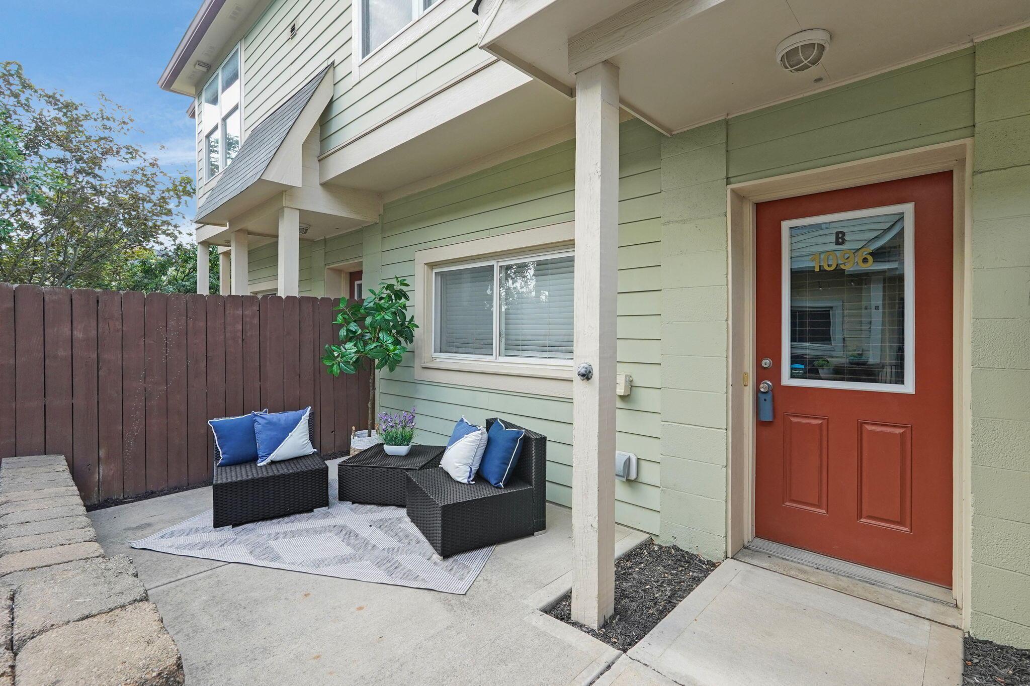 1096 Perry Street, Unit B Columbus, OH 43201 - Photo 1 of 33 2-web-or-mls-1096-perry-st-b