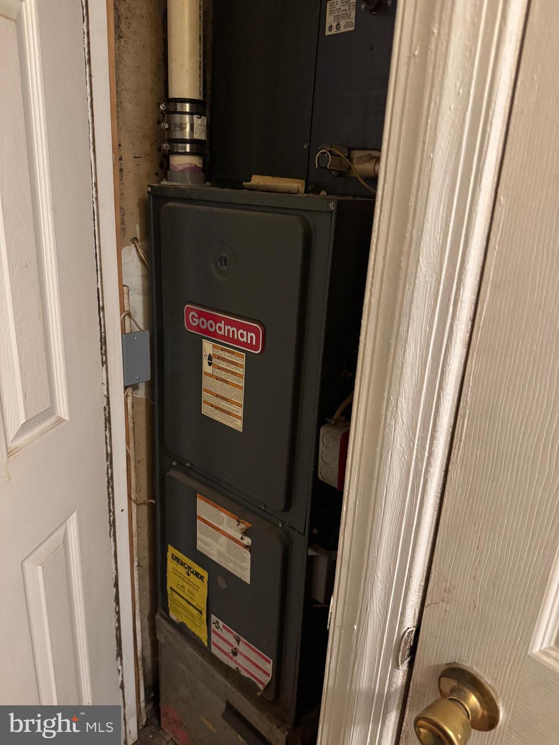 1736 McCulloh Street Baltimore, MD 21217 - Photo 8 of 14 a close view of water heater