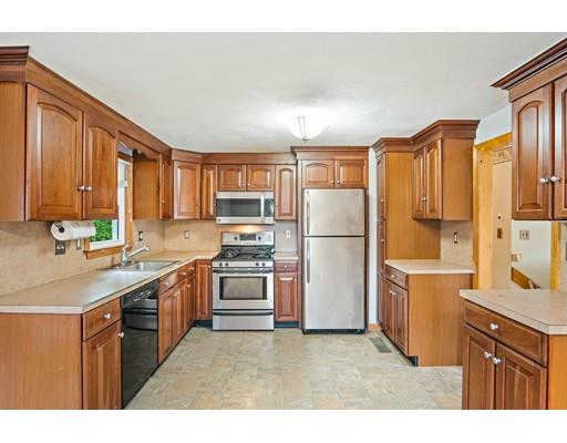 2 Lantern Road Holbrook, MA 02343 - Photo 4 of 23 Gallery Image 4
