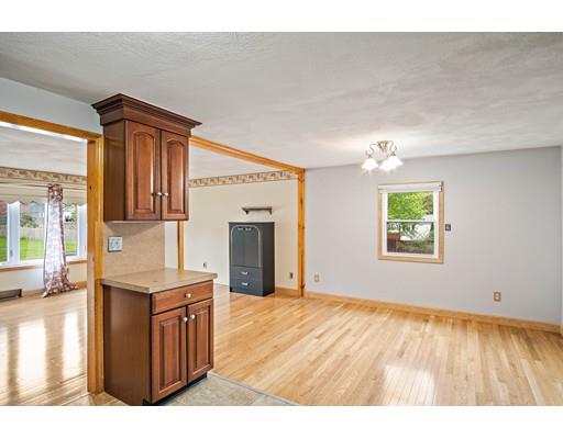 2 Lantern Road Holbrook, MA 02343 - Photo 5 of 23 Gallery Image 5