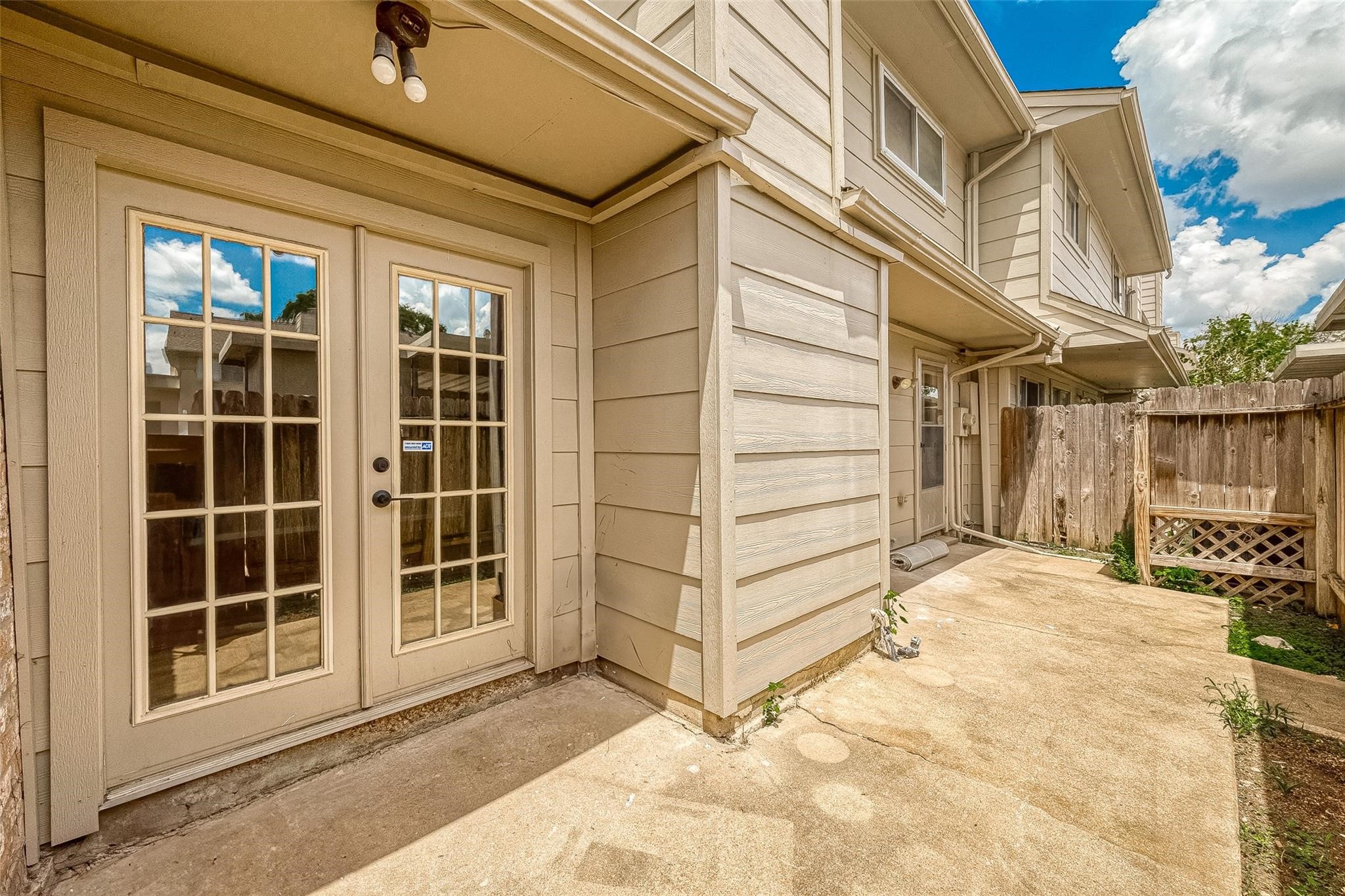 14736 Perthshire Road, Unit F Houston, TX 77079 - Photo 25 of 27