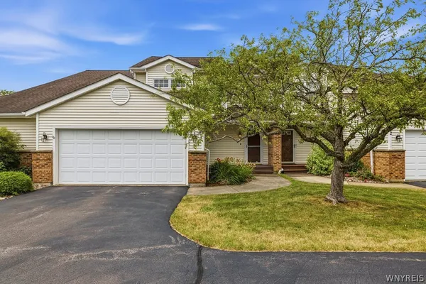 $375,000 | 14 Southwick Drive, Orchard Park, NY 14127