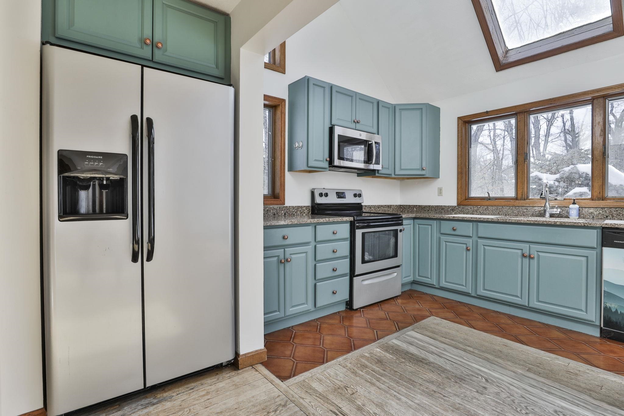 210 Range Road Windham, NH 03087 - Photo 8 of 31
