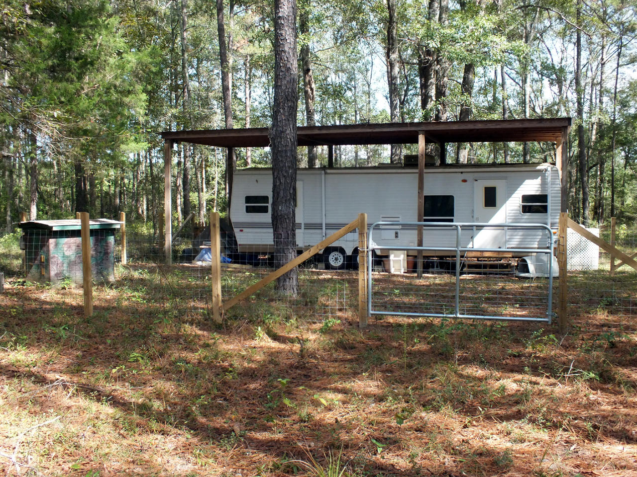 1650 Hudson Road Westville, FL 32464 - Photo 6 of 11 06 Enclosed Trailer Area