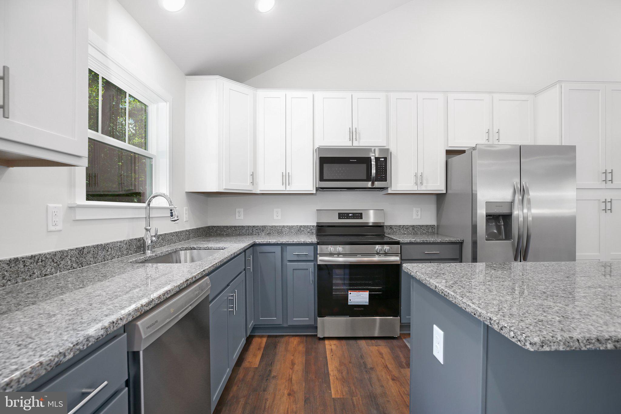 38 Circle Lane Colonial Beach, VA 22443 - Photo 2 of 35