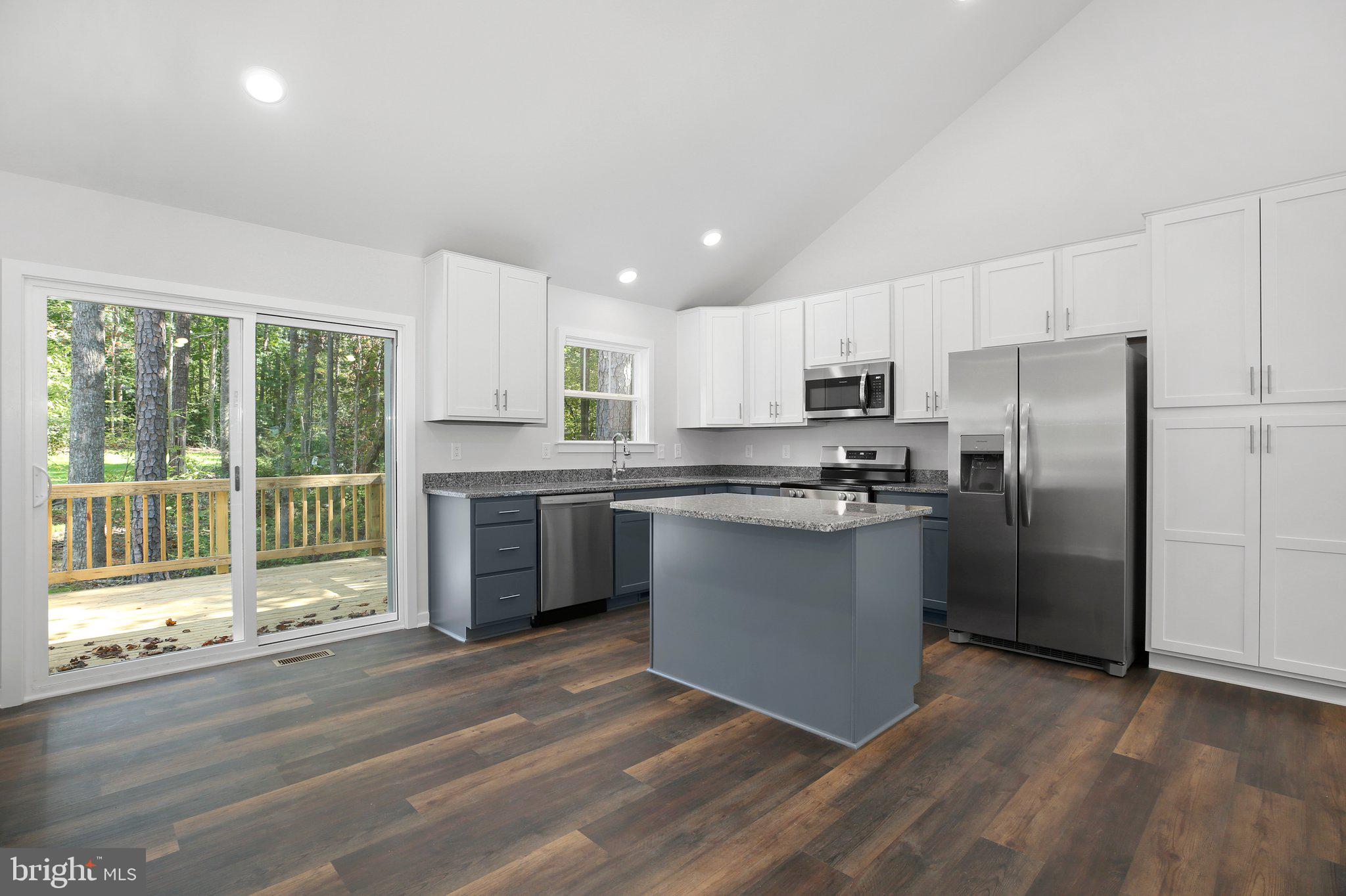 38 Circle Lane Colonial Beach, VA 22443 - Photo 5 of 35