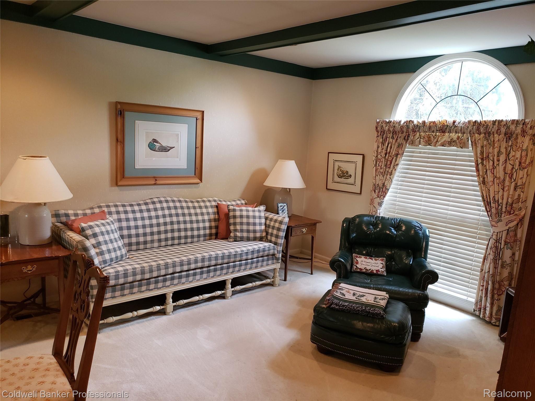 3039 Primrose Drive Rochester, MI 48307 - Photo 8 of 25 20190712_130428.jpg