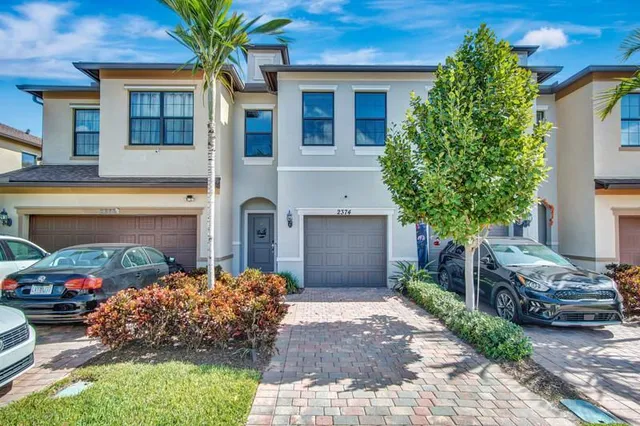 $3,000 | 2374 Post Street, Palm Springs, FL 33406