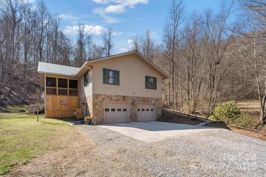 825 Posey Blanton Road Sylva, NC 28779 - Photo 4 of 48 Gallery Image 4