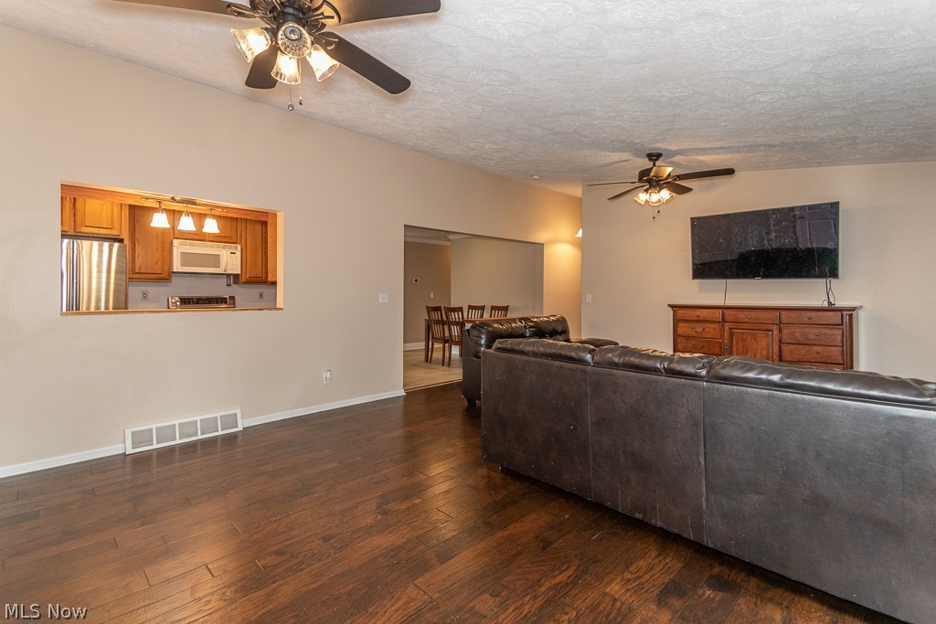 7622 Johnnycake Ridge Road Mentor, OH 44060 - Photo 17 of 32 Gallery Image 17