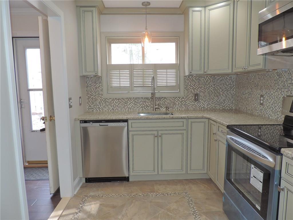 60 Library Lane, Unit 60 Simsbury, CT 06070 - Photo 1 of 1 Gallery Image 1