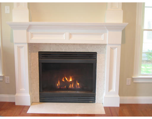 376 Hillcrest Road Needham, MA 02492 - Photo 6 of 20
