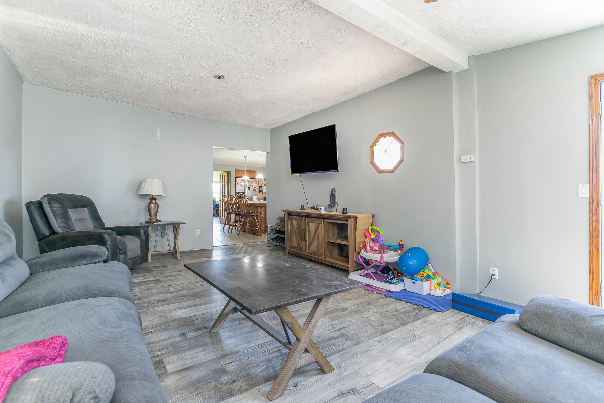 10576 Bale Road Lakeview, MI 48850 - Photo 7 of 28 Living Room