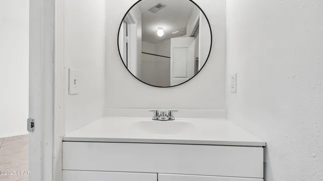 $1,200 | 4114 Holiday Drive, Unit 7, Panama City Beach, FL 32408