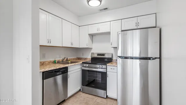 $1,200 | 4114 Holiday Drive, Unit 7, Panama City Beach, FL 32408