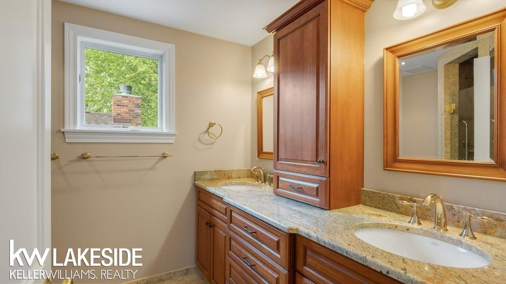 711 South Oxford Road Grosse Pointe, MI 48236 - Photo 22 of 56 50041383-21.JPG