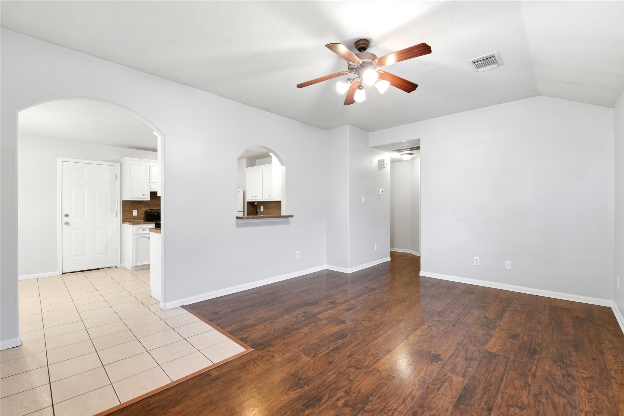 1707 Longview Street Conroe, TX 77301 - Photo 4 of 24